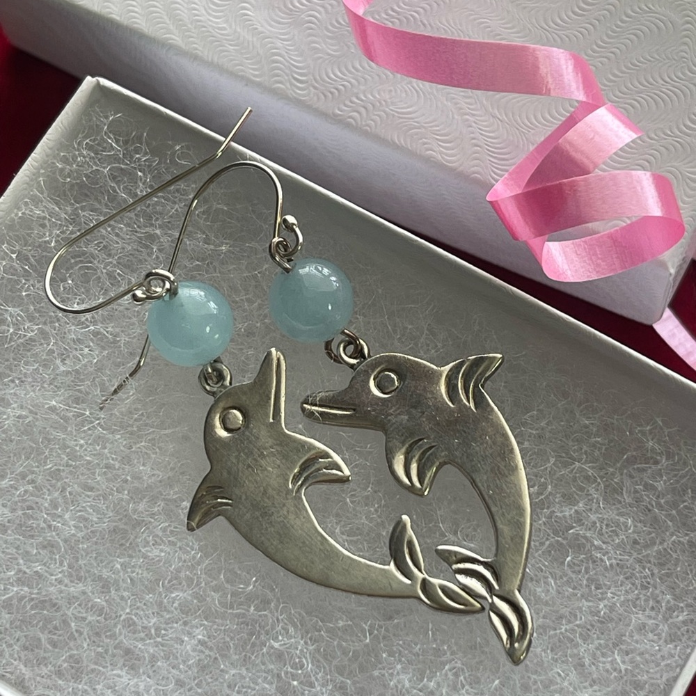 Cutie boho Sterling silver dolphin earrings. - Picture 4 of 6